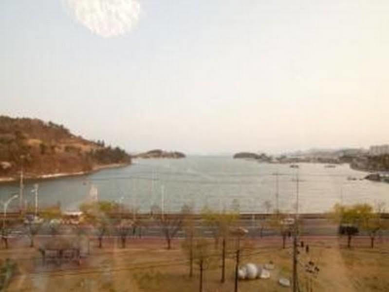 B&Beach Tourist Hotel Yeosu Esterno foto